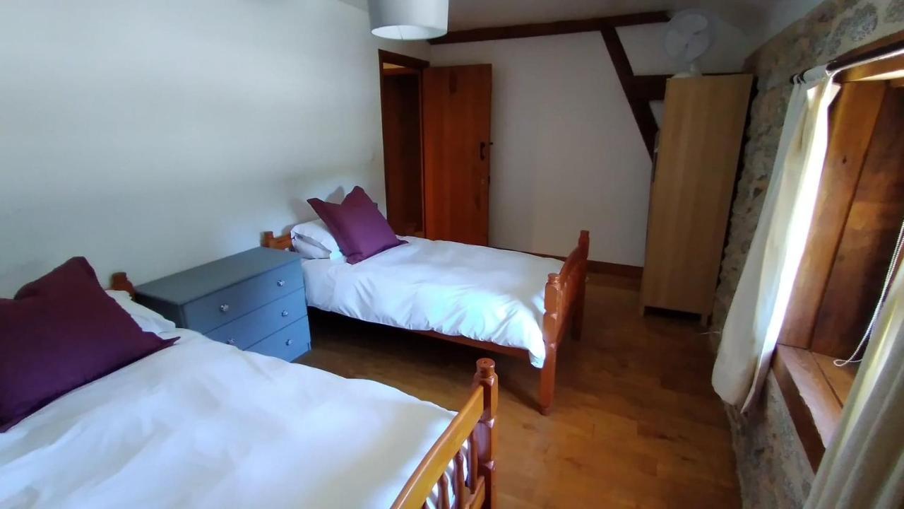 The Railway Cottage - Characterful And Comfortable Holiday Cottage Piegut-Pluviers Екстер'єр фото
